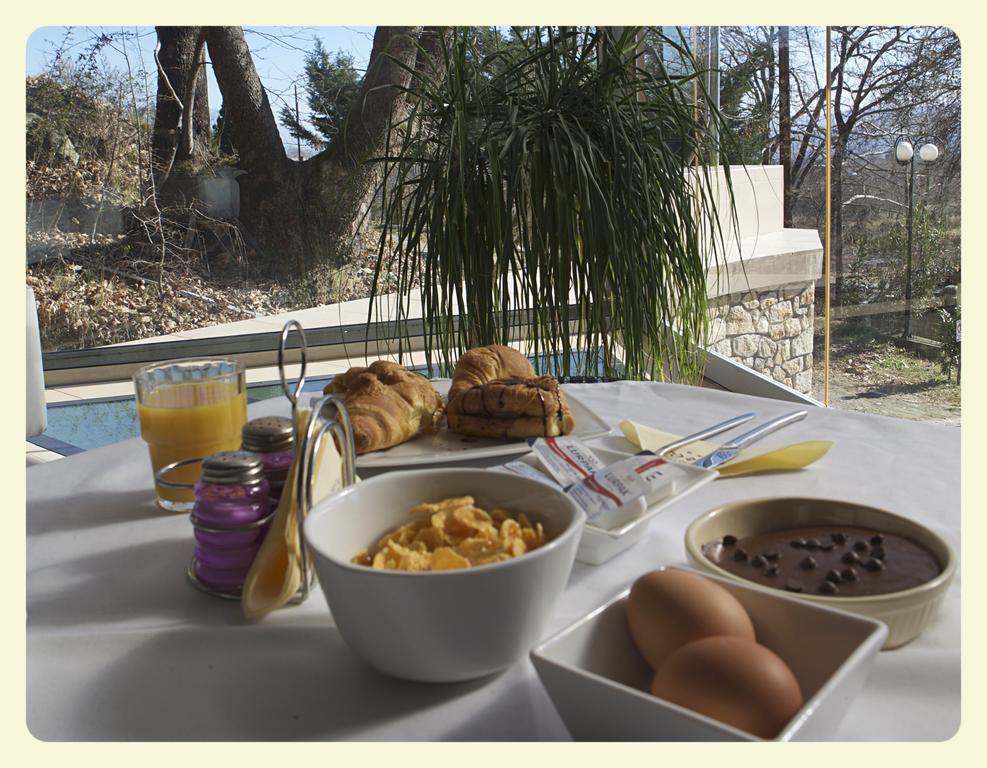 Nymfes Hotel Loutraki  Bagian luar foto