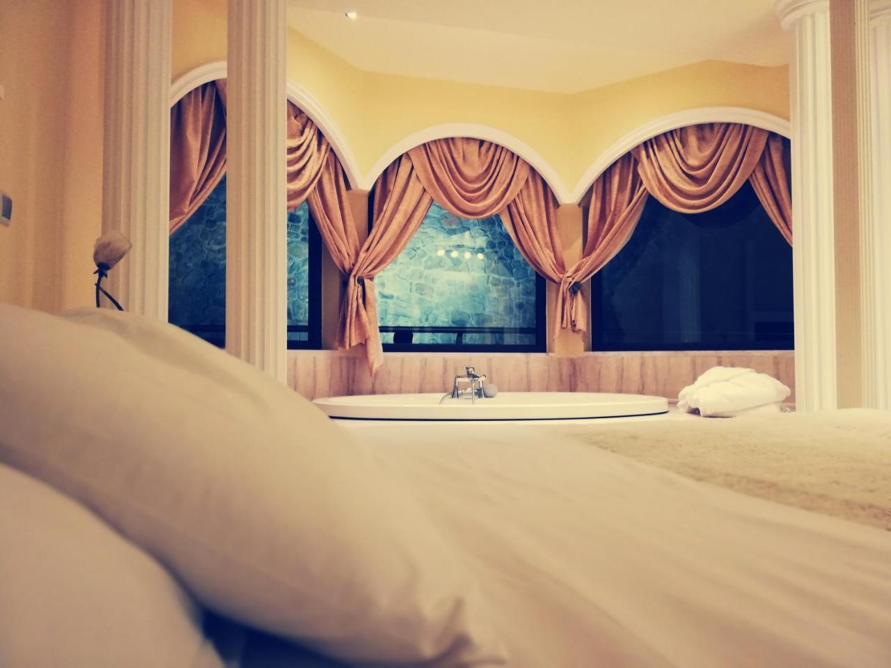 Nymfes Hotel Loutraki  Bagian luar foto